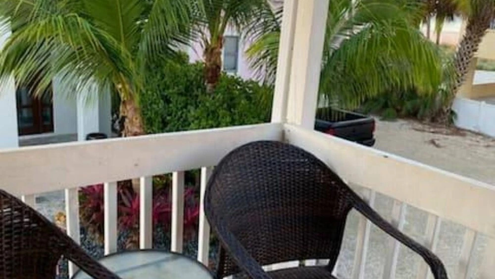 Tiki s Beachside Bungalow 2 - Studio Condo Just Steps to the Sand