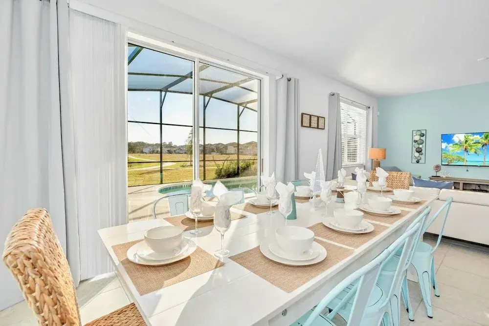 Waterfront Family Mansion w Bbq, Games Room, & Pool
