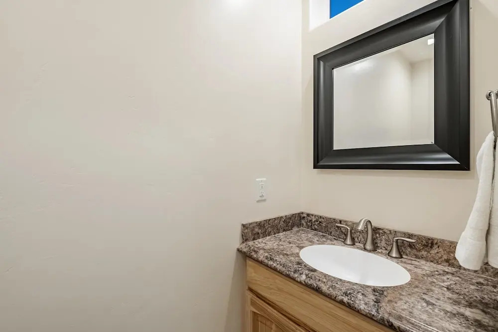 Family Fun Property Between Bear Lake Marina and Raspberry Square, Multiple Game Rooms, Sleeps 32, All New Furniture