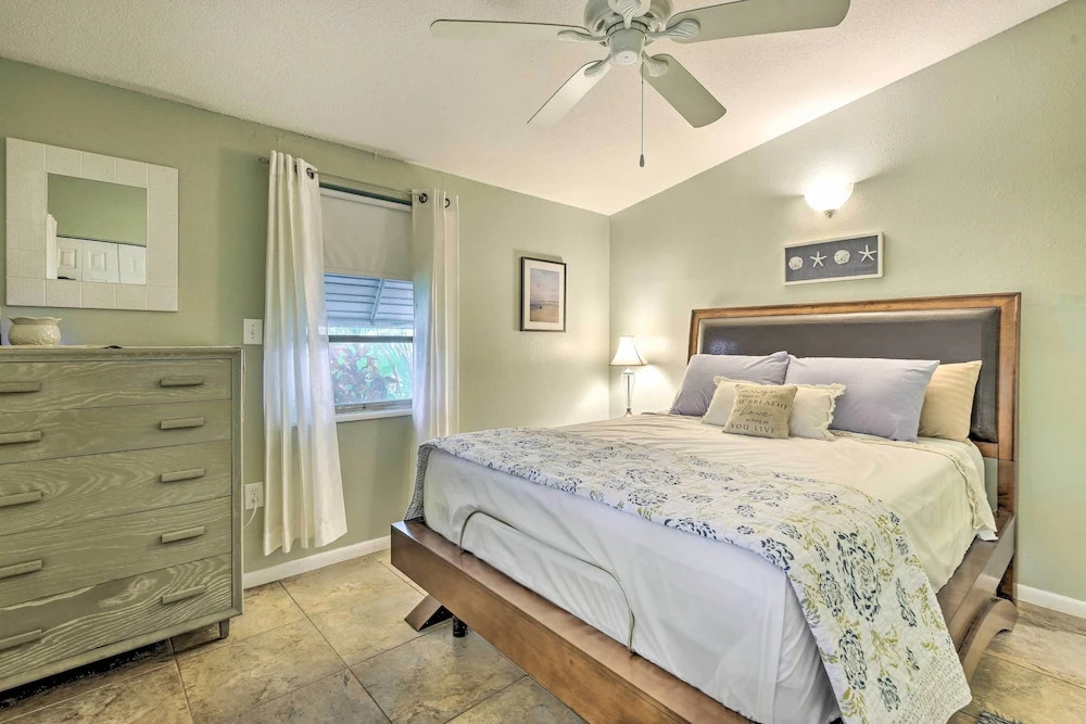 North Port Escape w/ Pool ~ 12 Mi to Beach!