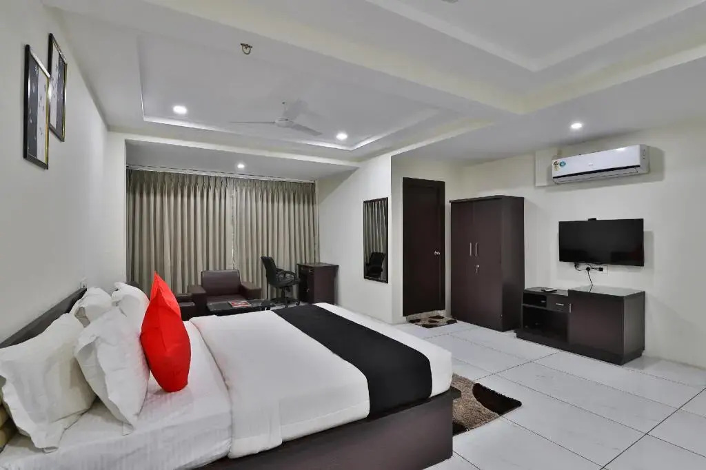 Hotel Stay Plus By OYO Rooms
