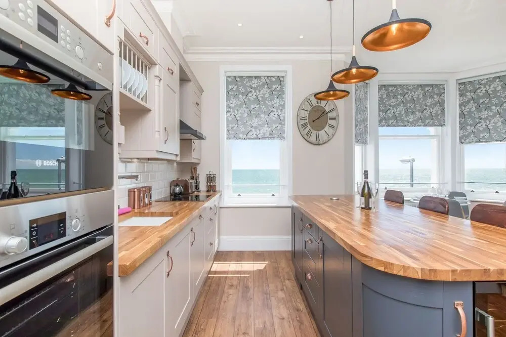 Marina Vista - Luxury Seafront Apartments