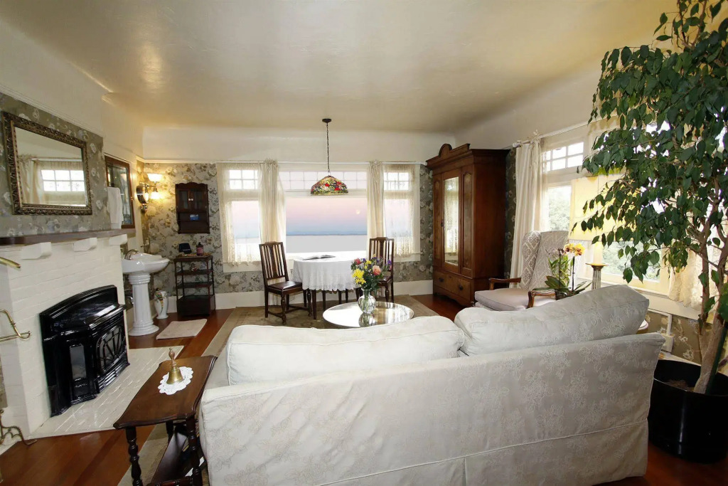 The Jabberwock Bed & Breakfast
