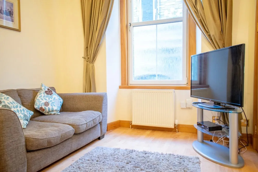 2 Bedroom Home Near Portobello Beach