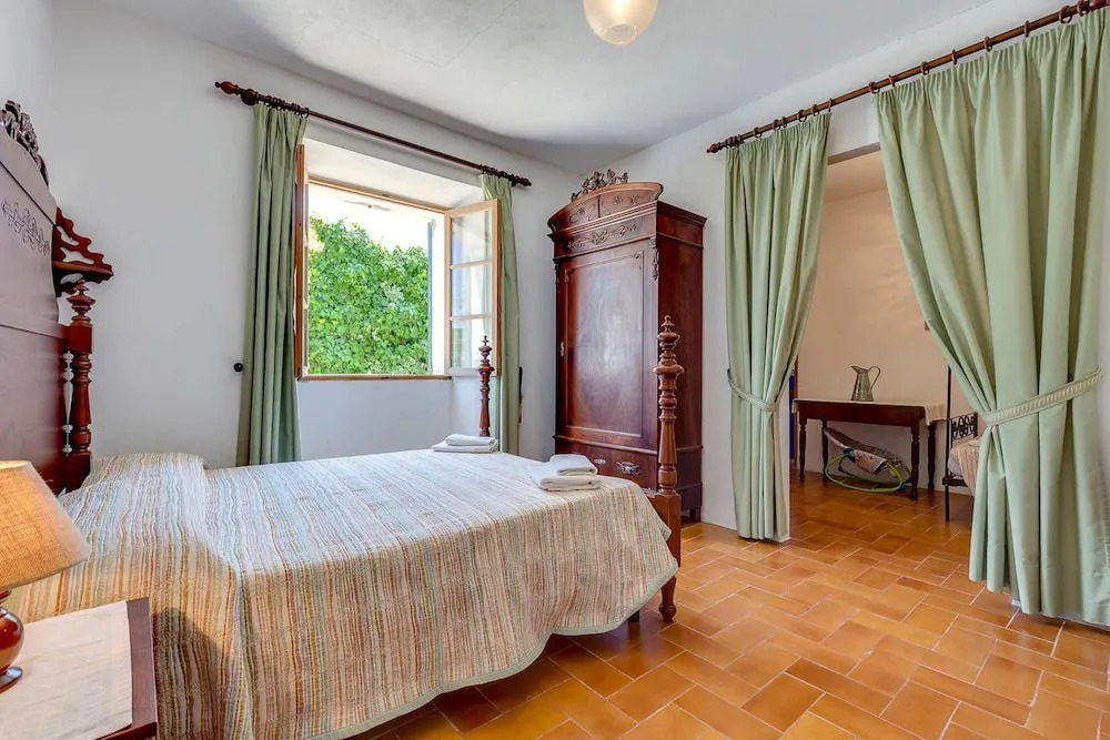 Villa With 4 Bedrooms in Illes Balears, With Private Pool, Enclosed Garden and Wifi Near the Beach