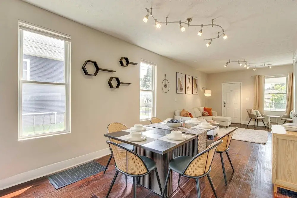 6 Mi to Ohio State: Walkable Home in S Columbus!