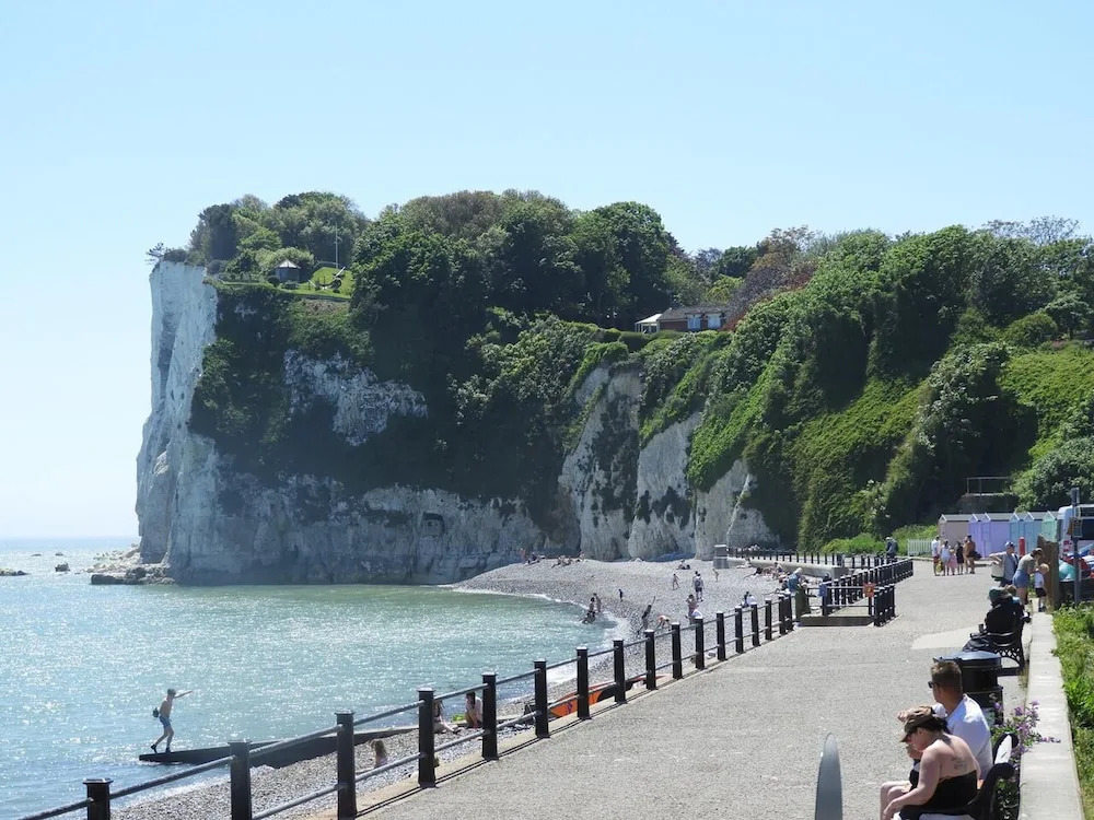 St Margarets 2-Bed Chalet - Sleeps 4 & Pets ok
