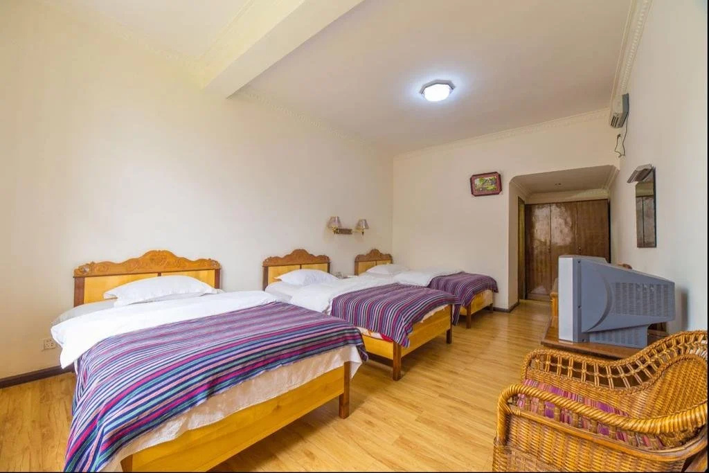 Tinas Youth Hostel