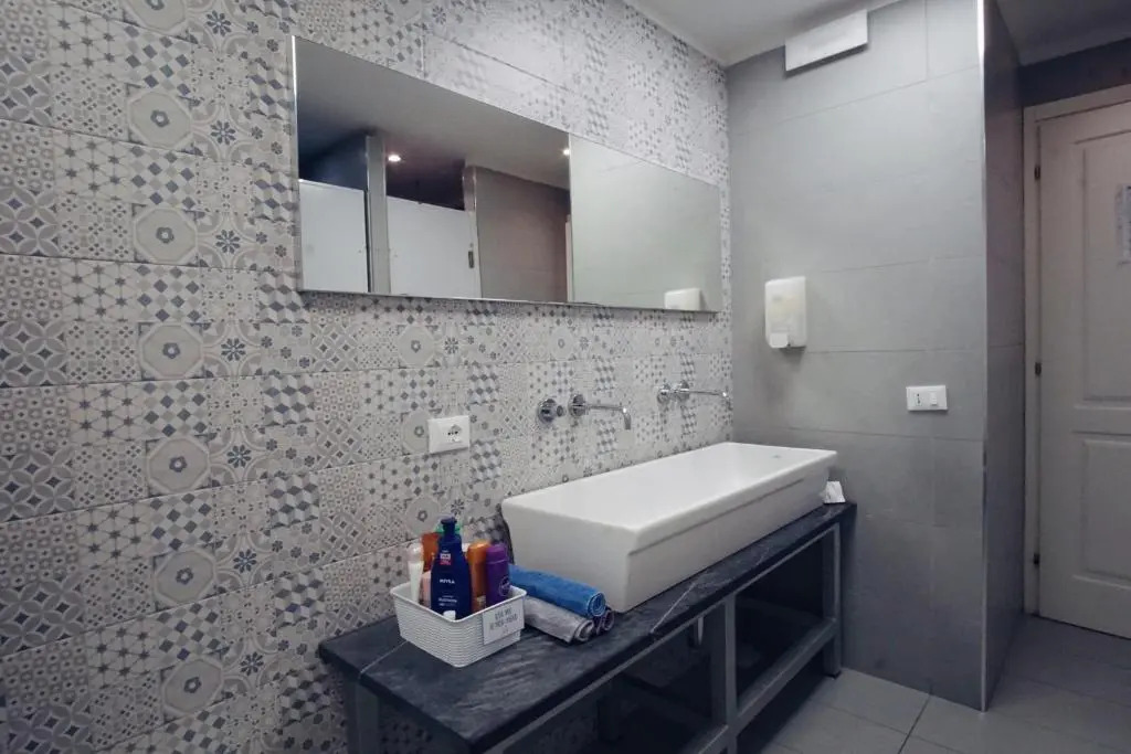 Grand Hostel Manin