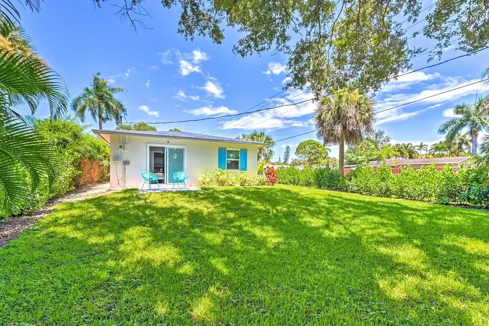 Home Close to Naples Beach - Pets Welcome!