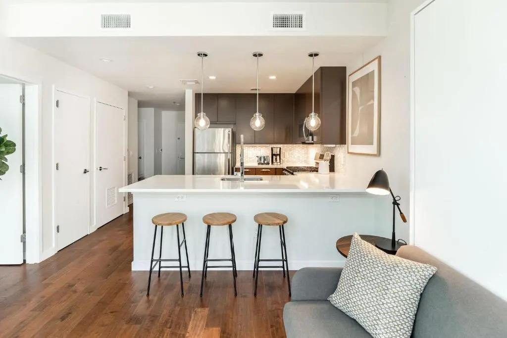 Kislak 601 1BR Penthouse with Stunning Rooftop Terrace