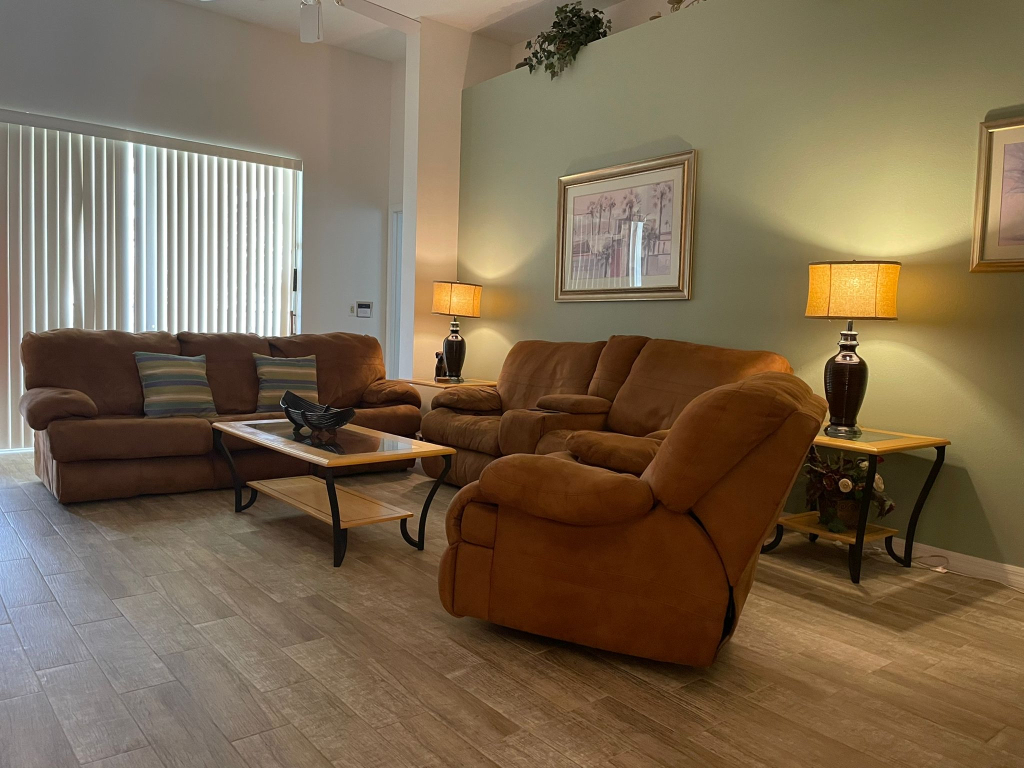 CP121CPB - 4 beds pool home with game room, Davenport, US