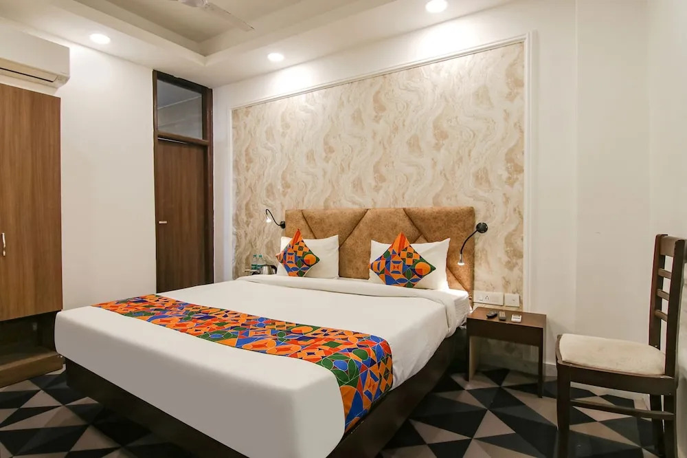 FabHotel Signature Luxe Inn