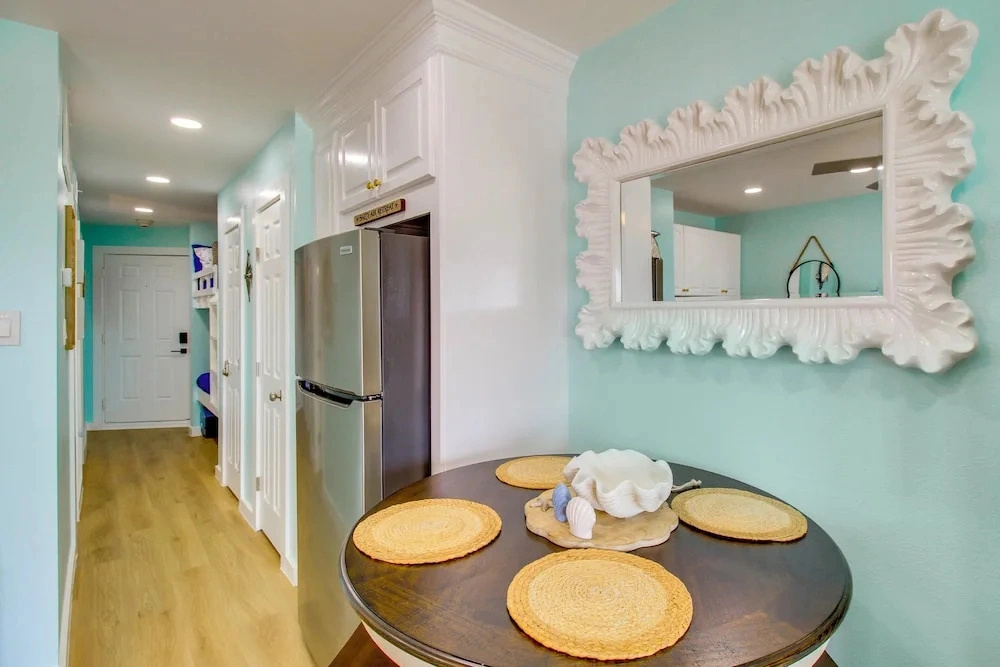 Poolside Fun, Ocean Strolls! Corpus Christi Escape