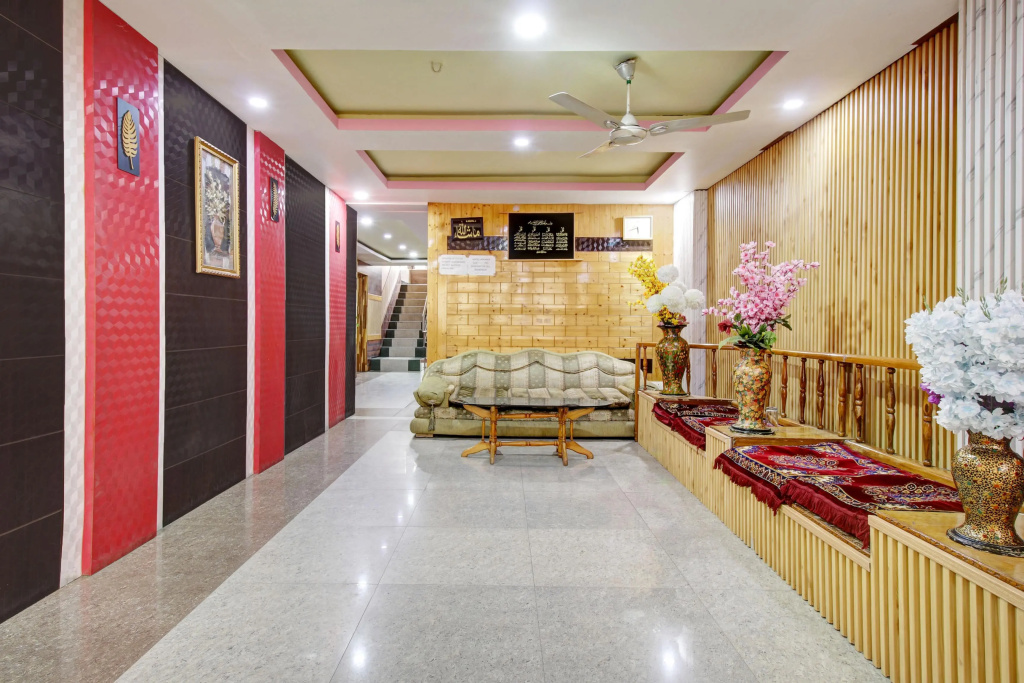 Collection O Rajbagh