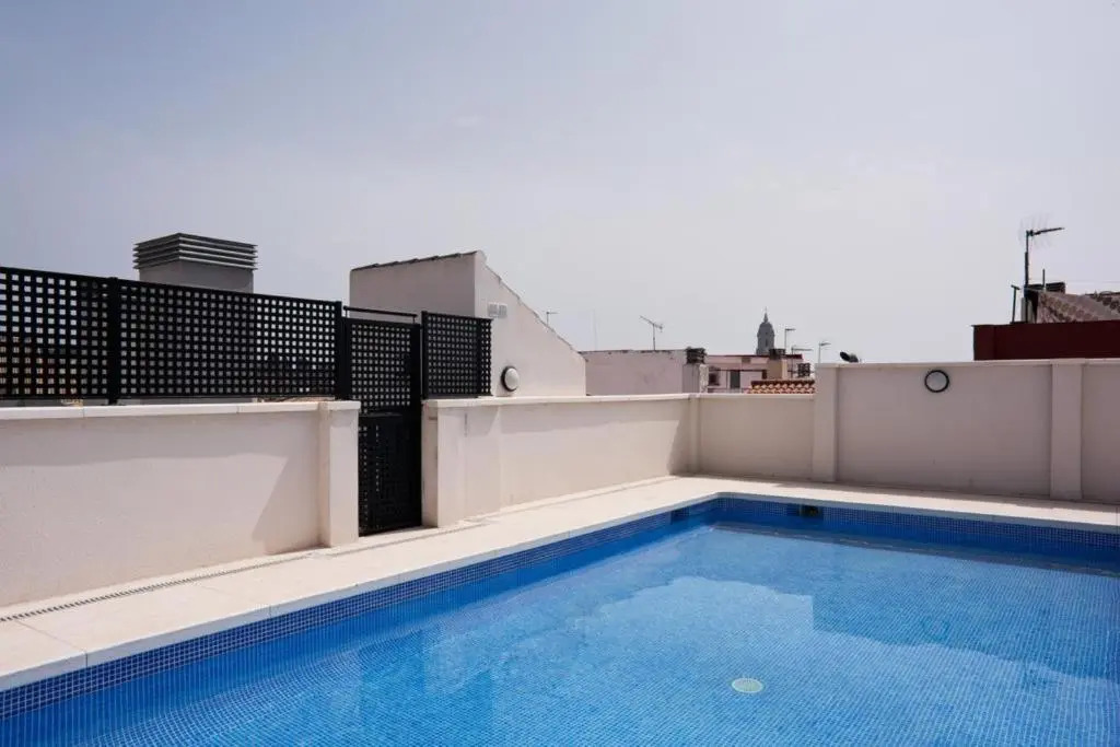 Atico terraza privada piscina centro ac nuevo 1hab