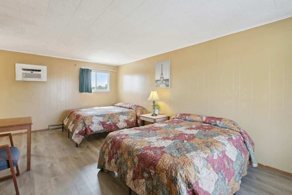 Currys Motel by OYO Saginaw MI