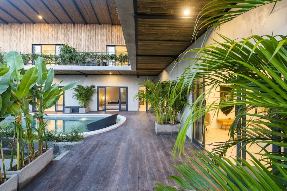 Canggu Dream Studios & Villas