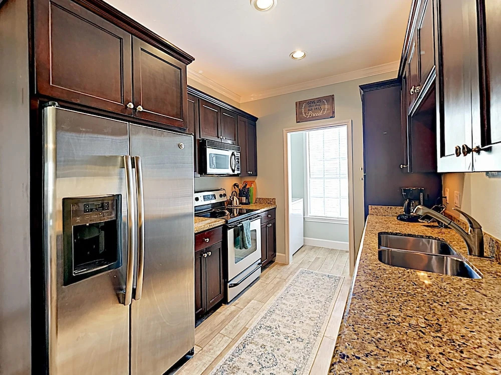 New Listing! Updated : Pool, Hot Tub, Beach 2 Bedroom Condo