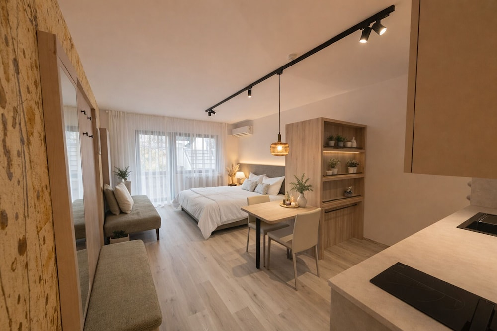 Residence Gold Rain