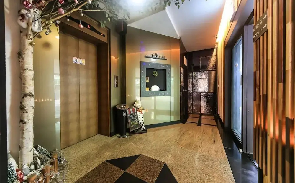 September Hotel