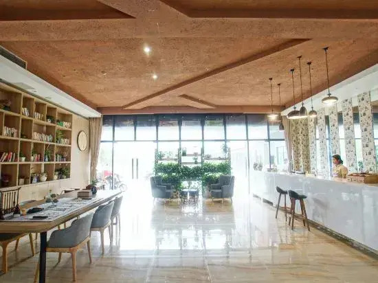 Huaju Hotel (Suzhou Taihu Xukou  subway station shop)
