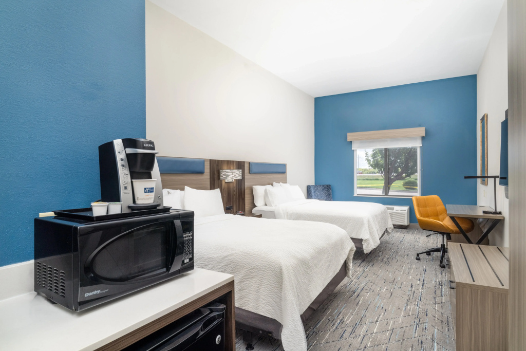 Holiday Inn Express Pratt by IHG