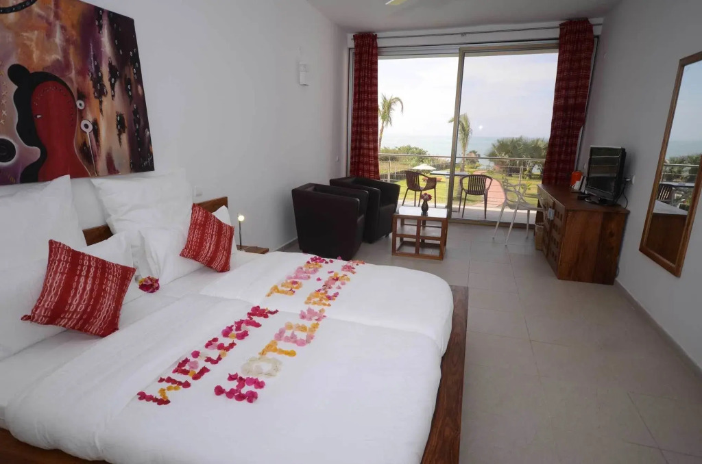 Leos Beach Hotel