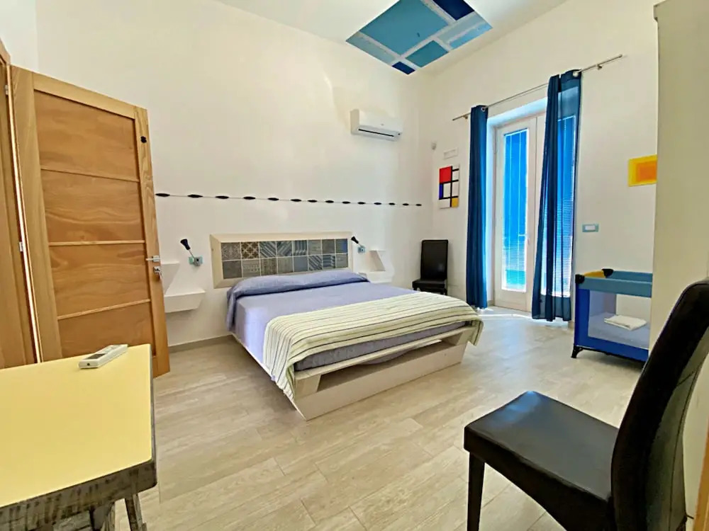 Casa Mondrian - Camere con Bagno e Piscina Privata