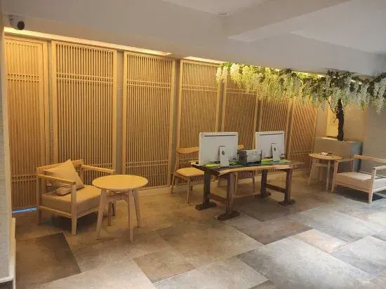Fuyang Moli Dongyuan Minfeng Hotel (Fuyang Center International Trade Shop)