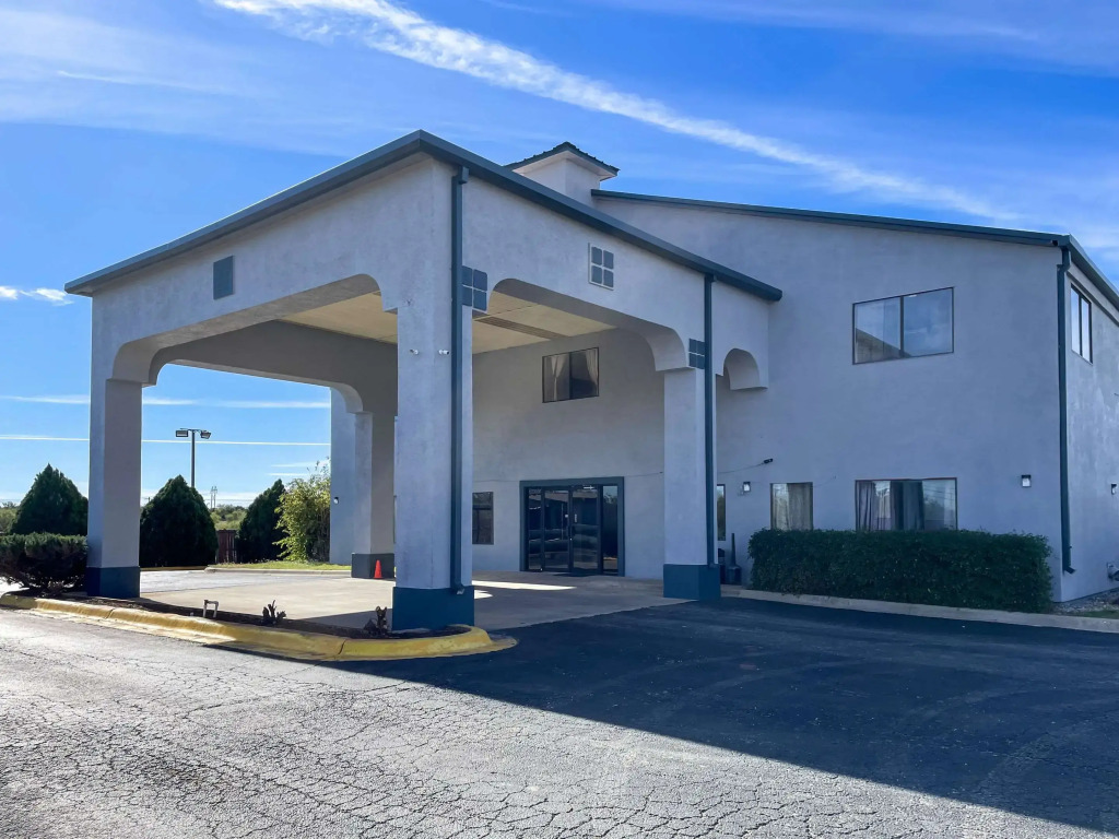 Econo Lodge Inn & Suites Sweetwater I-20
