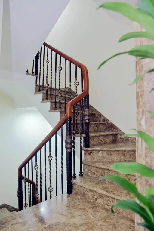 Sunshine Hotel & Apartment