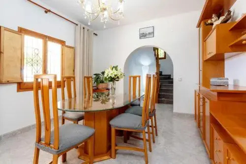 Villa in Playa D´en Bossa sleeps 9