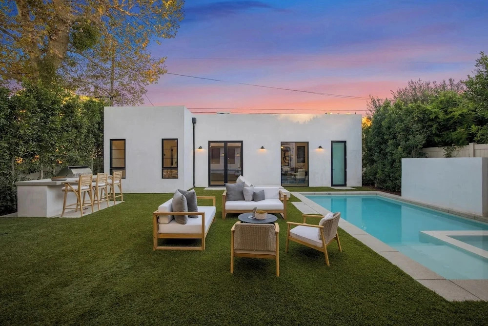 Colfax Estate   Modern Luxury Oasis in Prime Colfax Meadows