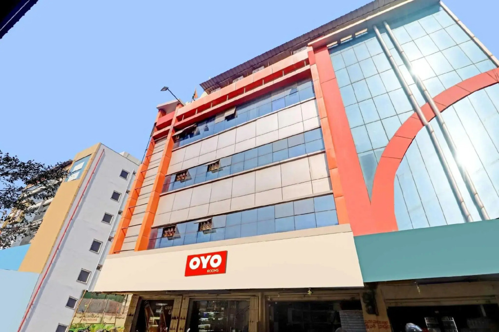 OYOFlagship 80467H Hotel R Square
