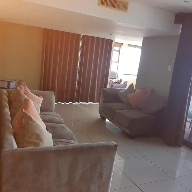 Stunning 3-Bed Apartment in Durban