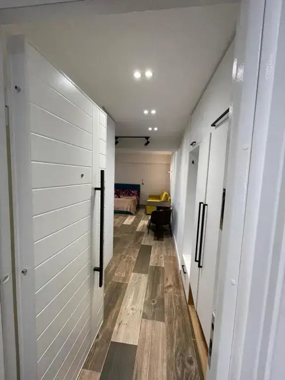 Boutique Central Studio Apartments - ENJOY TRAVEL