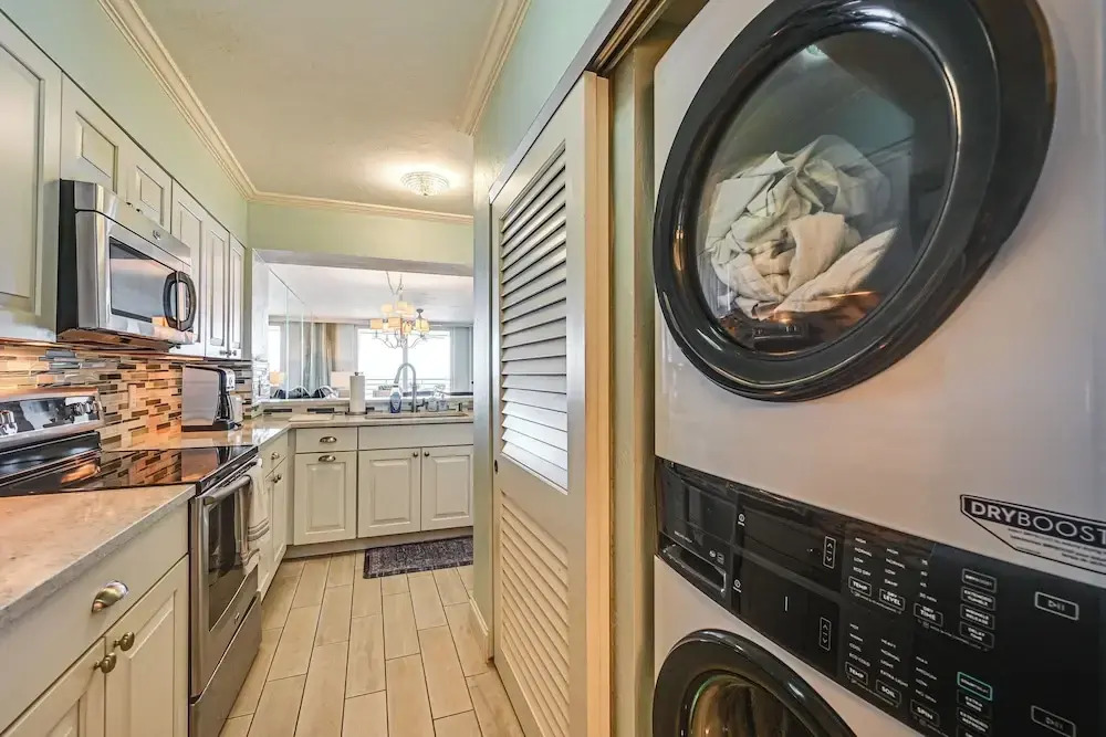 Oceanfront Marco Island Escape w/ Beach Access!