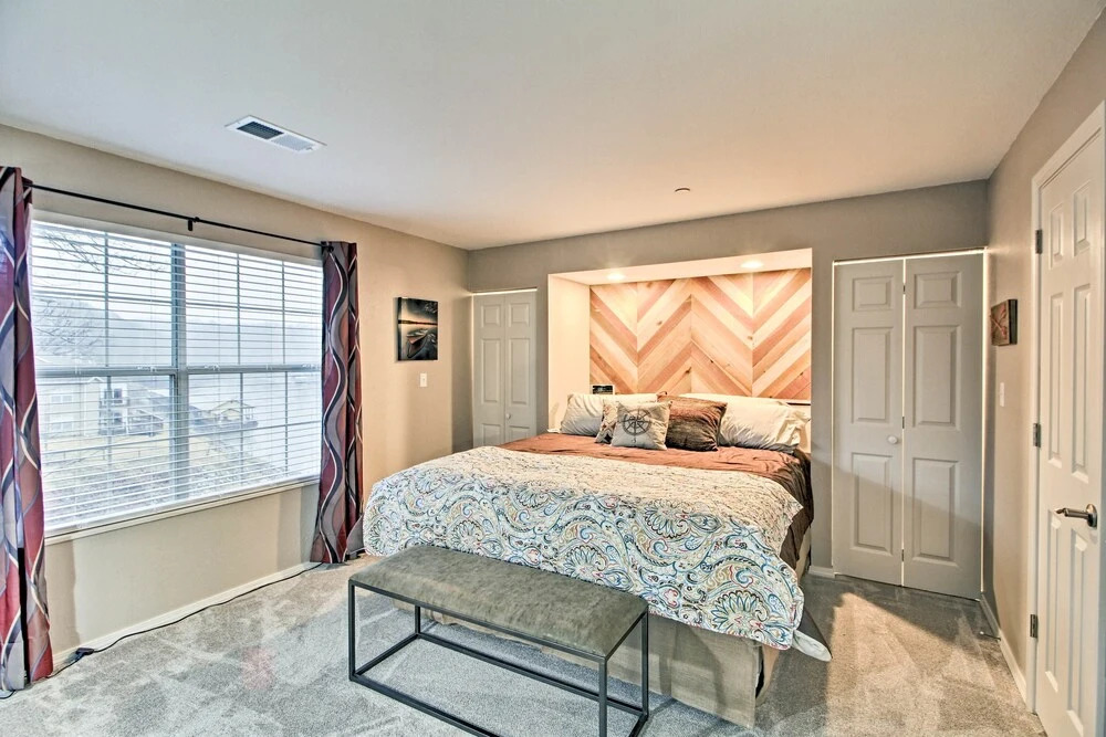 4 Mi to Strip: Cozy Lake-view Retreat in Branson