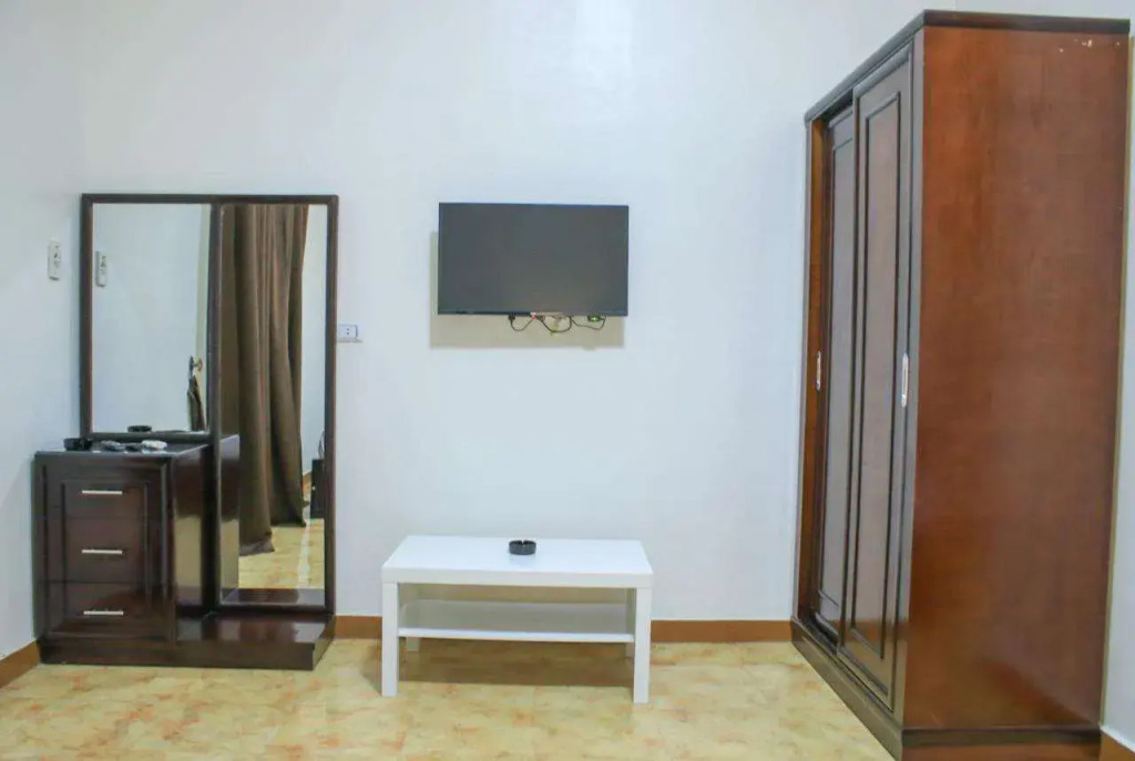 Kmt Hostel