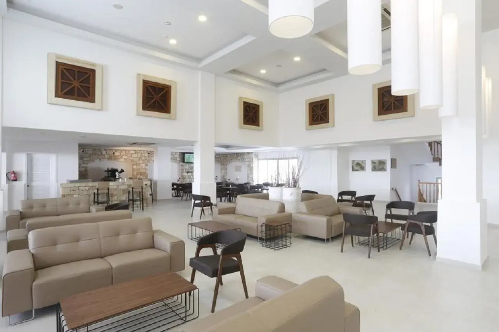 Kapetanios Aqua Resort
