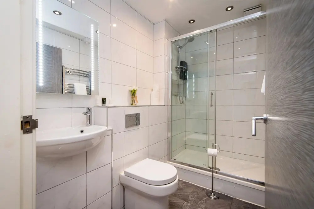 Arena Apartments - Stylish and Homely Apartments by the Ice Arena with Parking