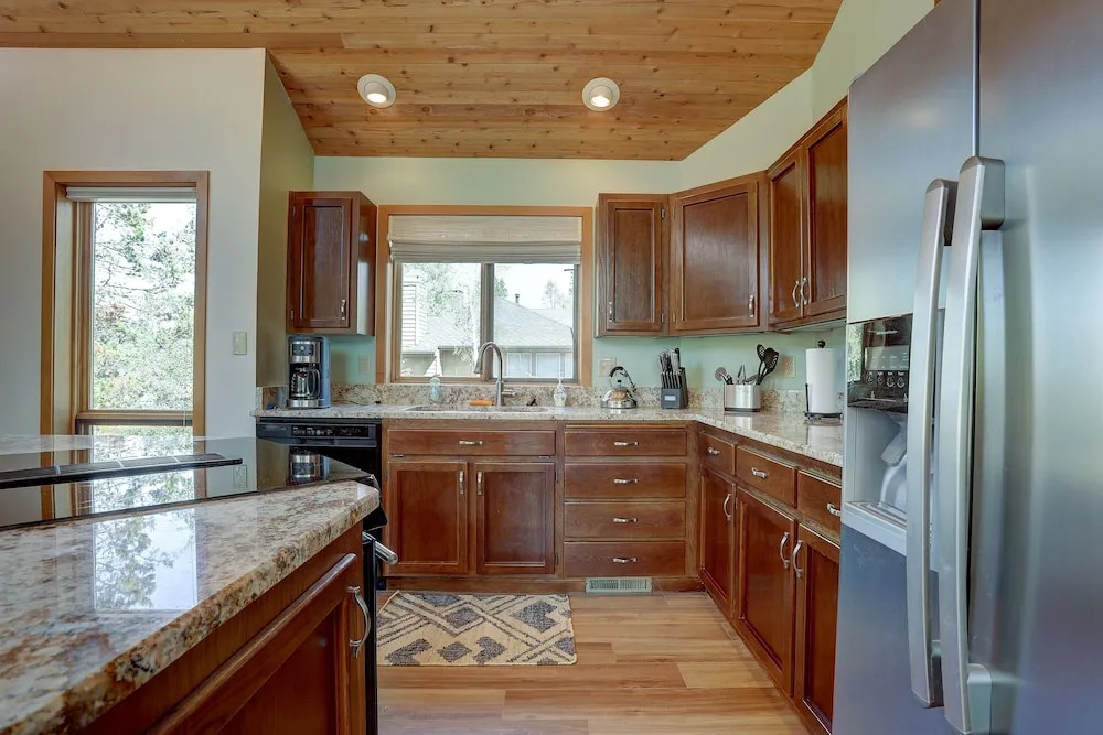 15 Big Leaf 3 Bedroom Home by RedAwning