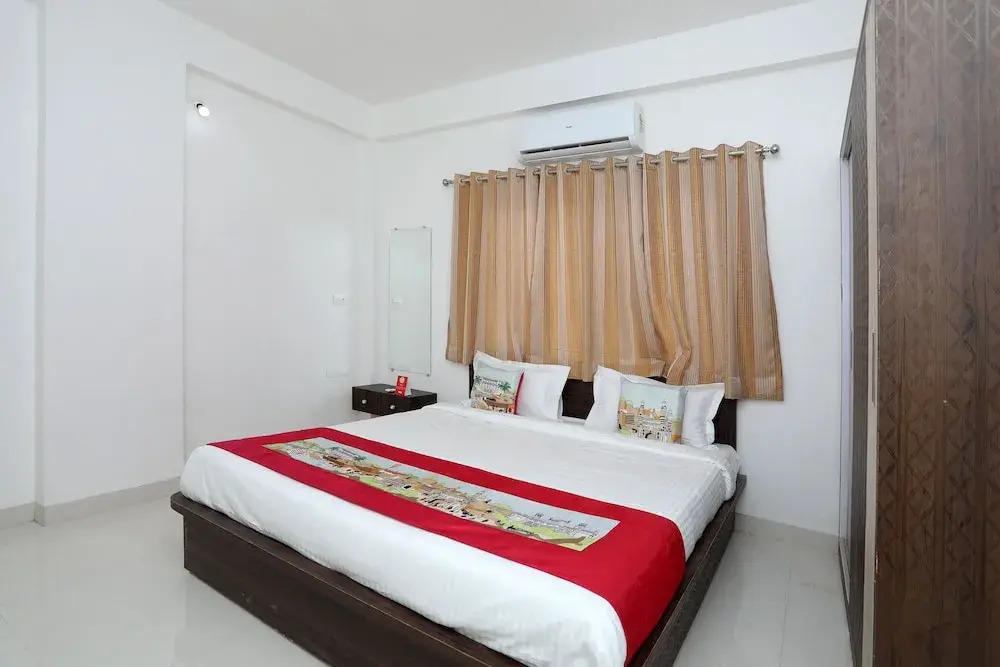 OYO 10064 Home Bright 3BHK Gulabh Bagh