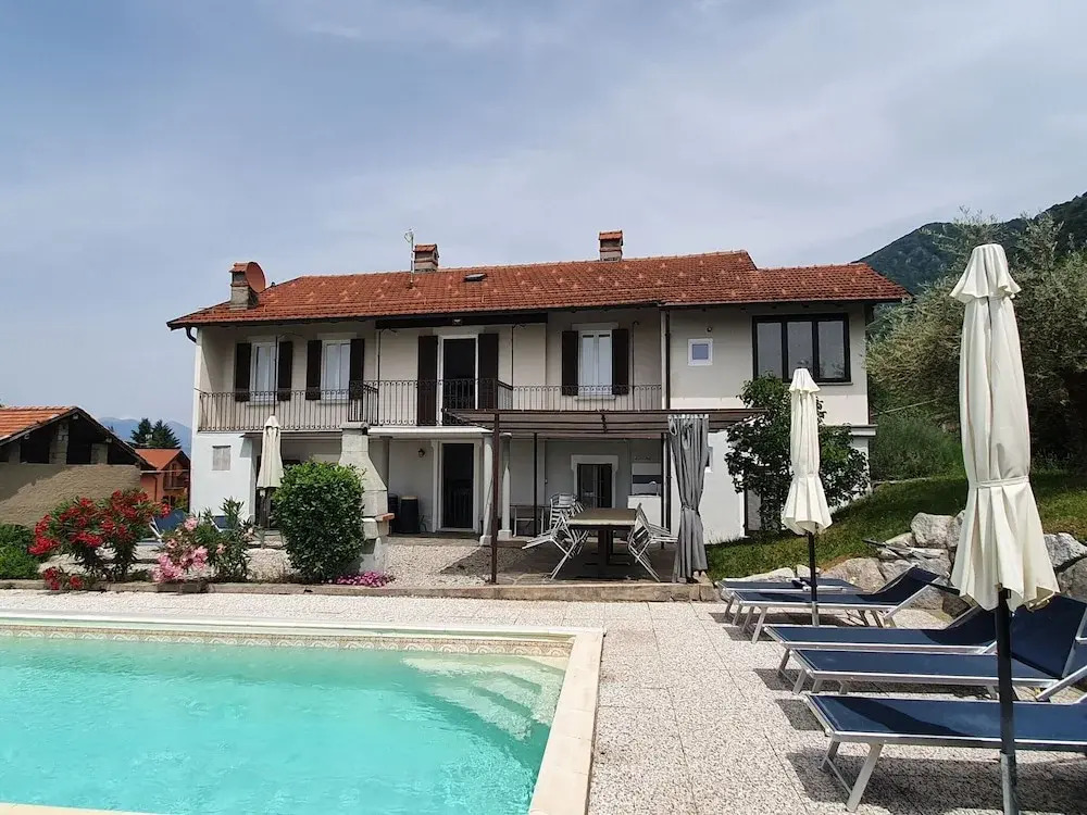 Holiday Home near Lago Maggiore Pool