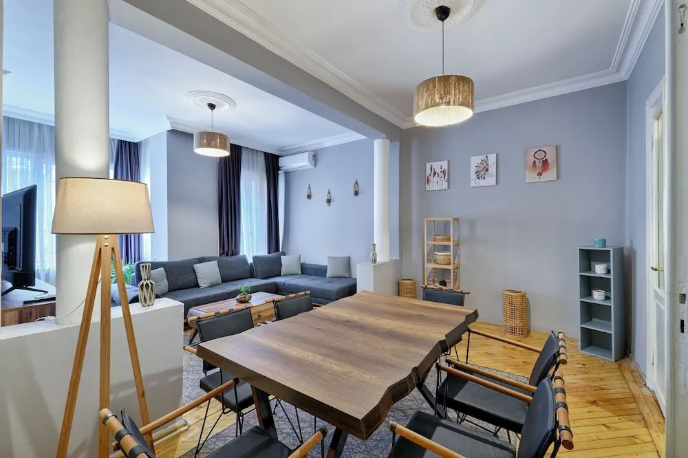 Marvelous Bright 4BR Ap in Taksim Square