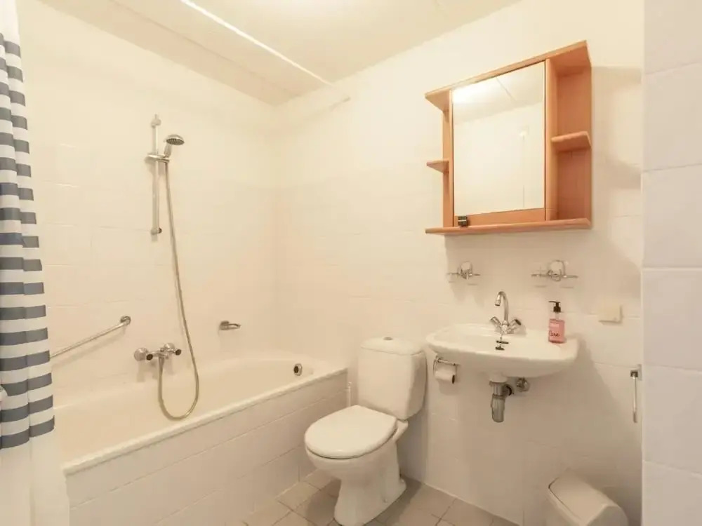 Spacious Holiday Apartment for 4 People