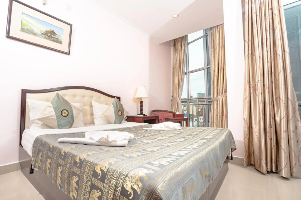 Silver Mounts Hotel
