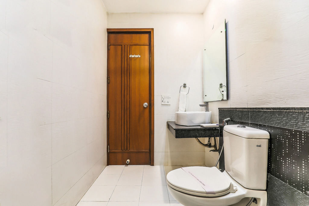 FabHotel The Mple Stays - Nr Leisure Valley Park, Iffco Chowk