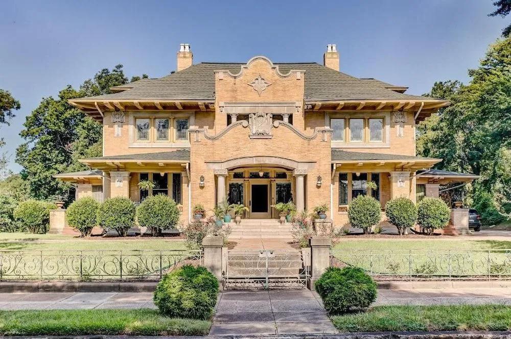Oak Hall Mansion and Boutique Hotel